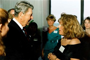 Image description is not available for 1992.221